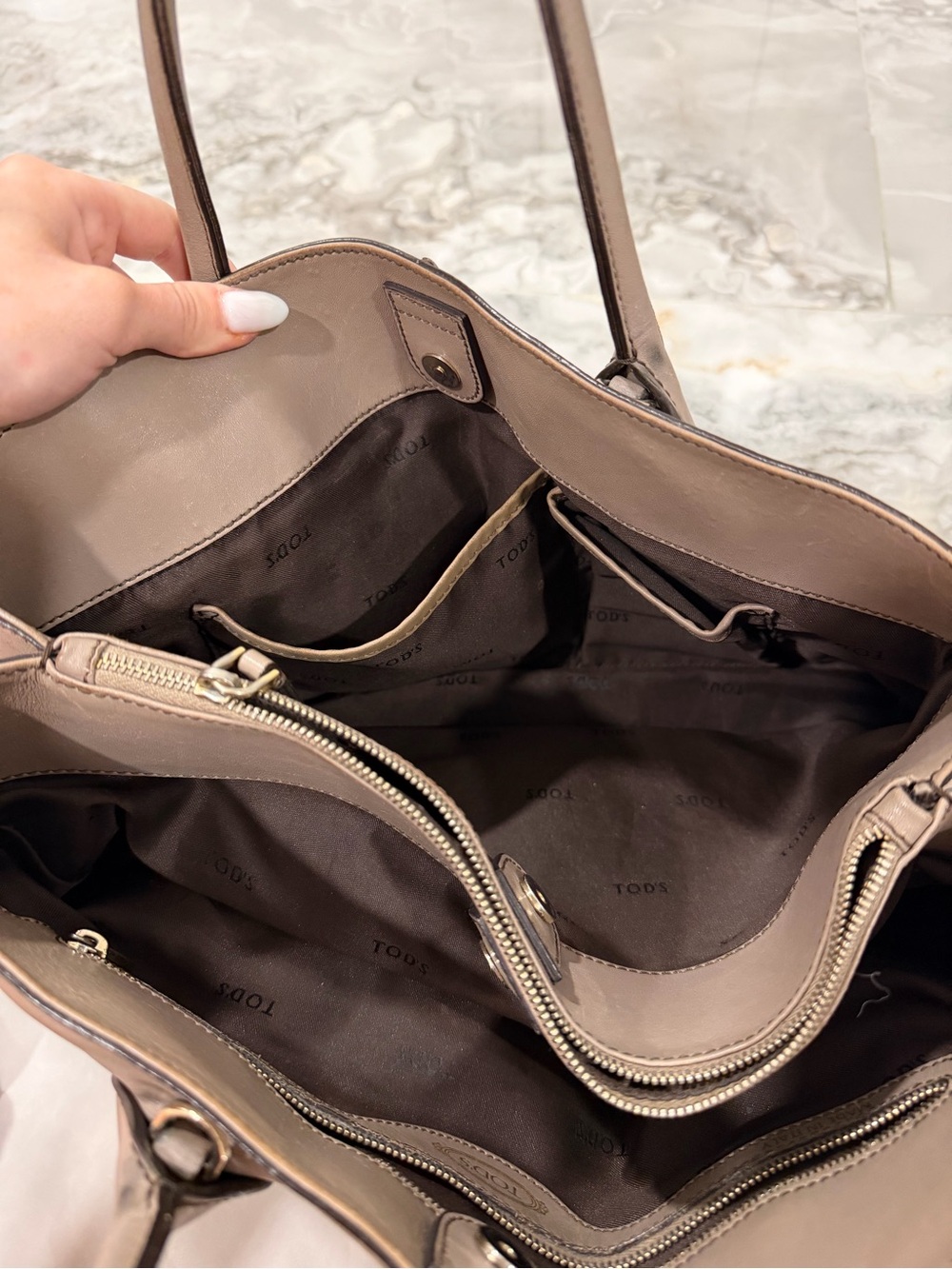Tod's Taupe Leather Tote Bag - Picture 10 of 15